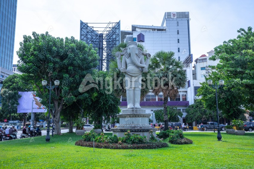 Elephant buddha statue in phnom penh - សួនព្រះគណេស