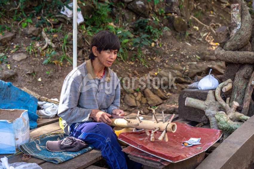 Traditional Musician at Mondulkiri - ការលេងភ្លេងរបស់ជនជាតិនៅមណ្ឌលគិរី
