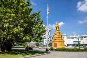 Buddhist Stupa in Phnom Penh - ព្រះ​សក្យ​មុនី​ចេតិយ