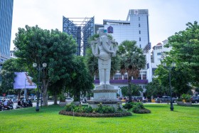 Elephant buddha statue in phnom penh - សួនព្រះគណេស