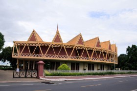 Chaktomuk Conference Hall (សាល​សន្និសីទ​ចតុមុខ)