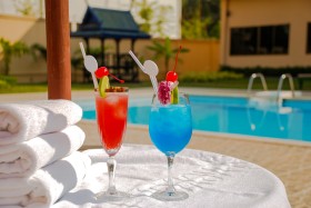 Swimming pool with Cocktail