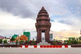 Phnom Penh Independent Monument - វិមានឯករាជ្យភ្នំពេញ