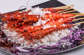 Prawns grilled on salty - បង្គារដុតអំបិលម្ទេស